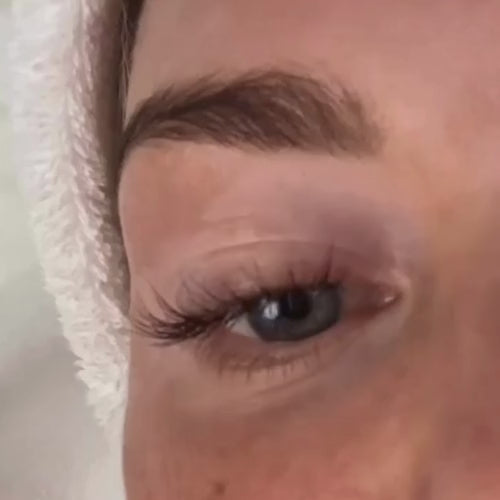 Lataa video: BROW &amp; LASH SERUM